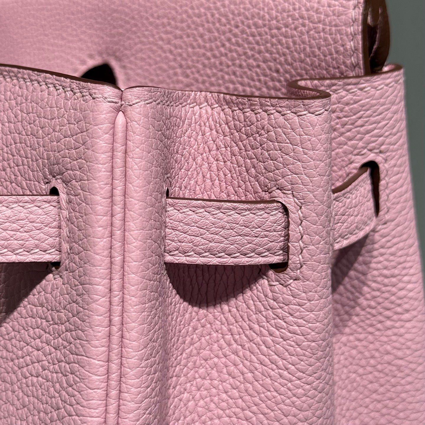 Sac HM Birkin 25 cm en cuir Togo rose pâle, accessoires argentés 237506