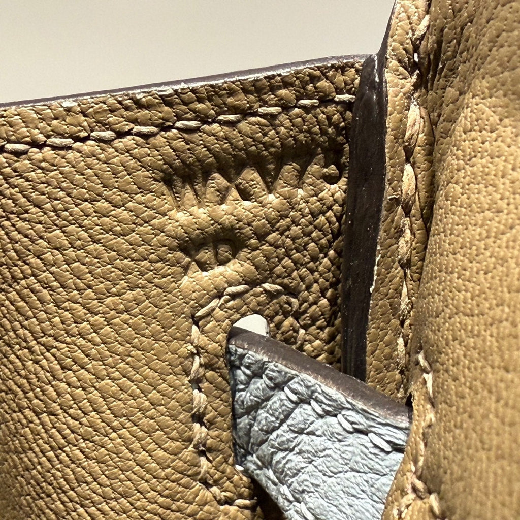 Sac HM Birkin 25 cm en cuir Togo bleu ciel, accessoires argentés 237514