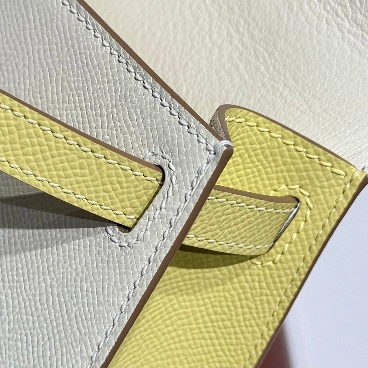 HM MINI KELLY 19 MILK-SHAKE BLANC EPSOM 243206