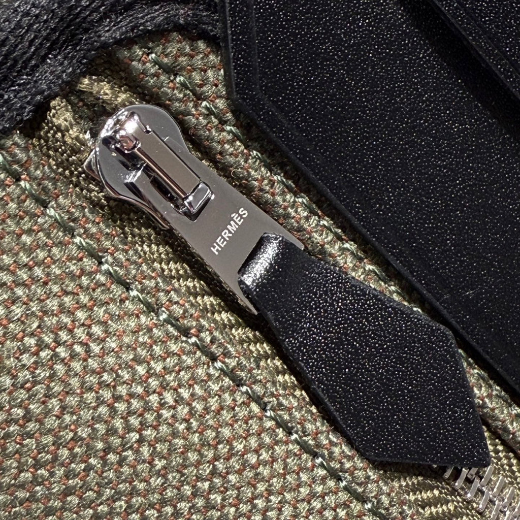 Sac à dos HM HERBAG avec boucle argentée, taille 20, toile verte armée et cuir de vache Hunter 243350