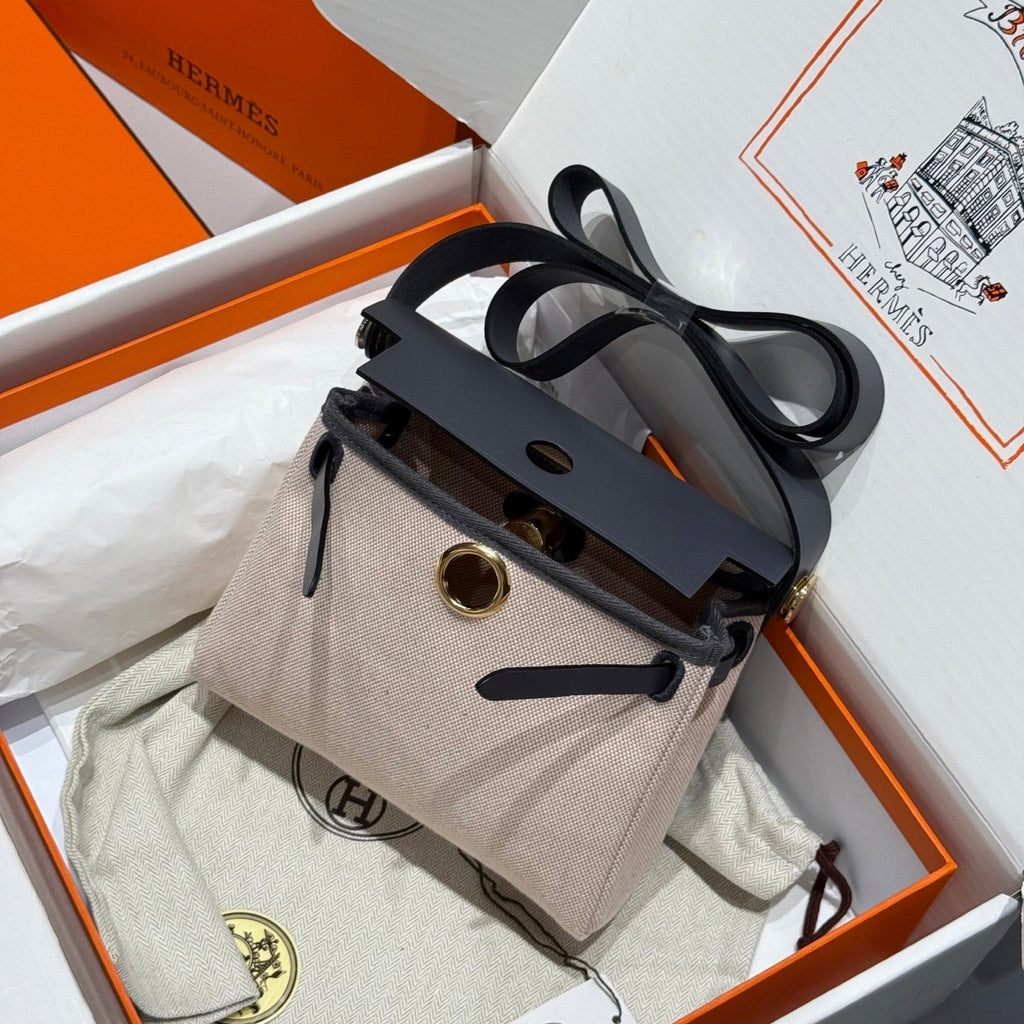 Sac à main HM Mini Herbbag avec boucle dorée, toile crème et cuir de vache Hunter, taille 20, 243275