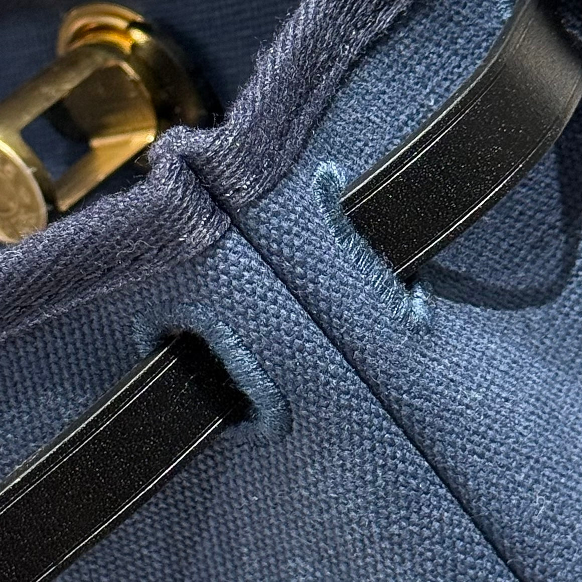 HM MINI HERBAG BOUCLE DORÉE 20 TOILE BLEU MARINE ET CUIR DE VACHE HUNTER 243255