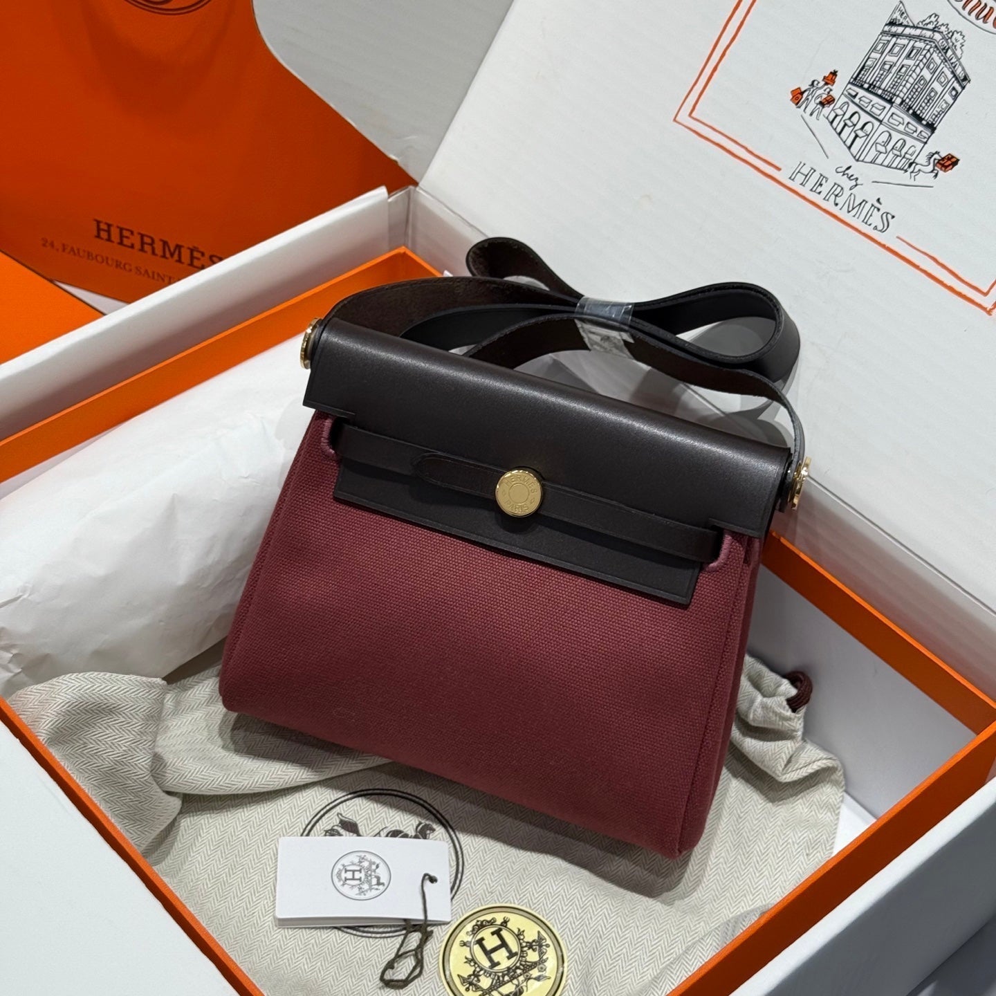 Sac HM Mini Herbbag Boucle dorée 20 pouces Toile bordeaux et cuir de vache Hunter 243365