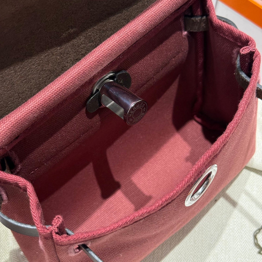 HM MINI HERBAG BOUCLE ARGENTÉE 20 TOILE BORDEAUX ET CUIR DE VACHE HUNTER 243250