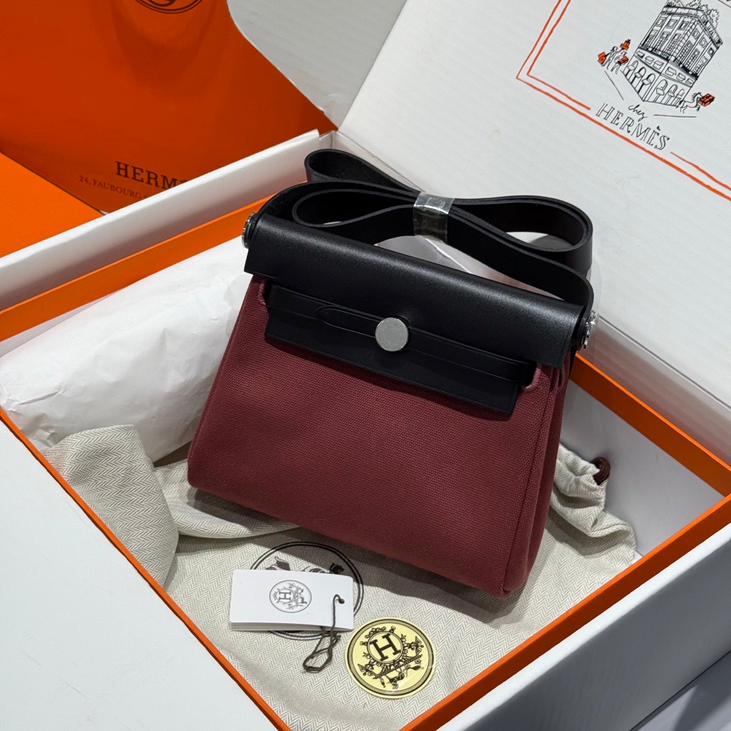 HM MINI HERBAG BOUCLE ARGENTÉE 20 TOILE BORDEAUX ET CUIR DE VACHE HUNTER 243370