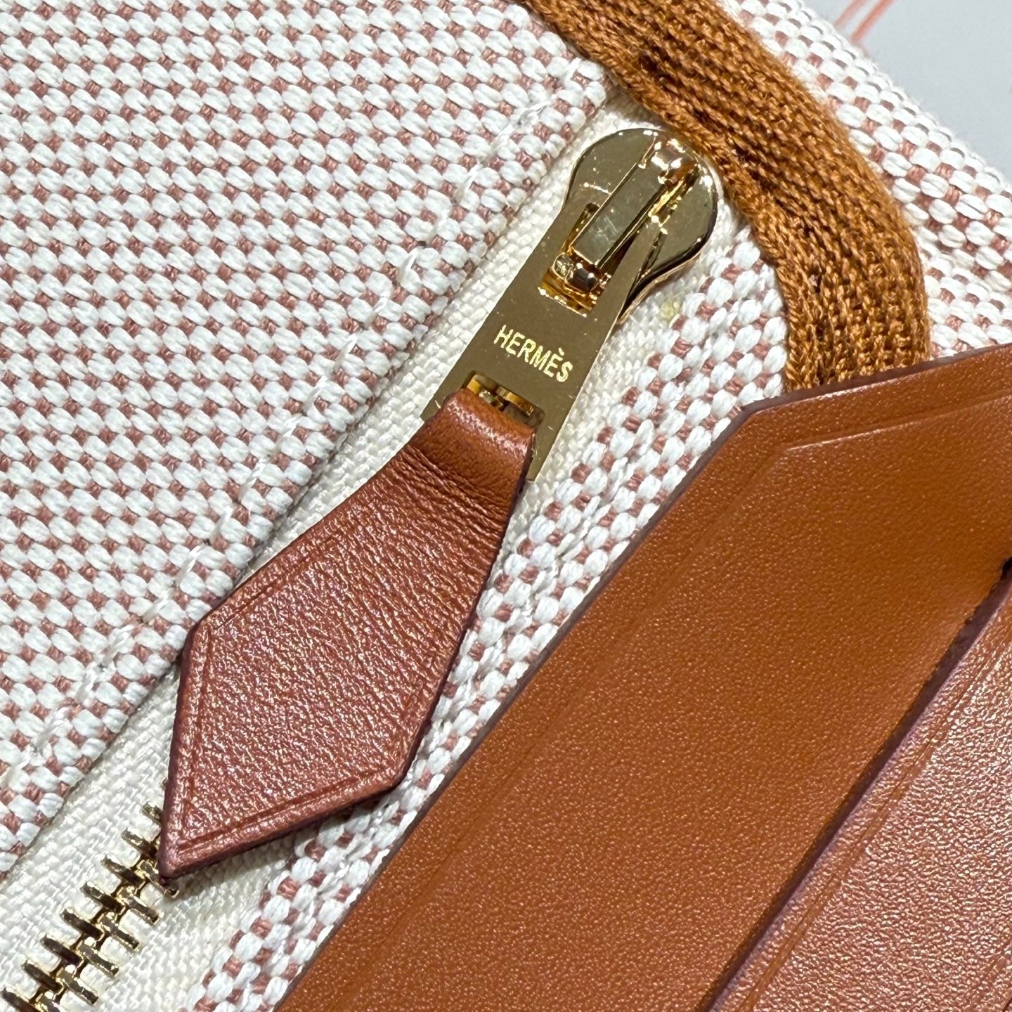 HM MINI HERBAG BOUCLE DORÉE 20 TOILE BEIGE ET CUIR DE VACHE HUNTER 243221