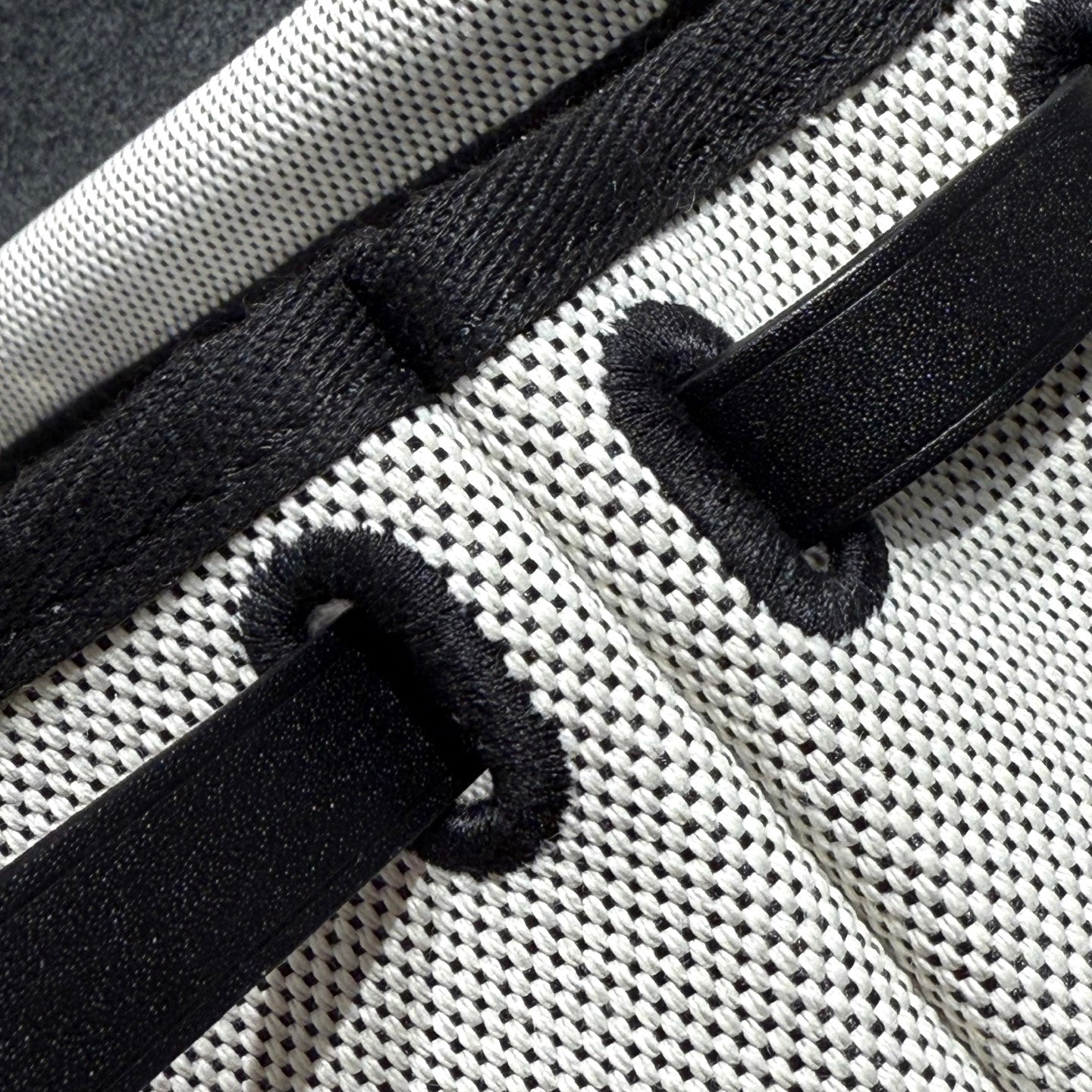 HM MINI HERBAG BOUCLE ARGENTÉE 20 TOILE BLANCHE ÉCRU ET CUIR DE VACHE HUNTER 243231