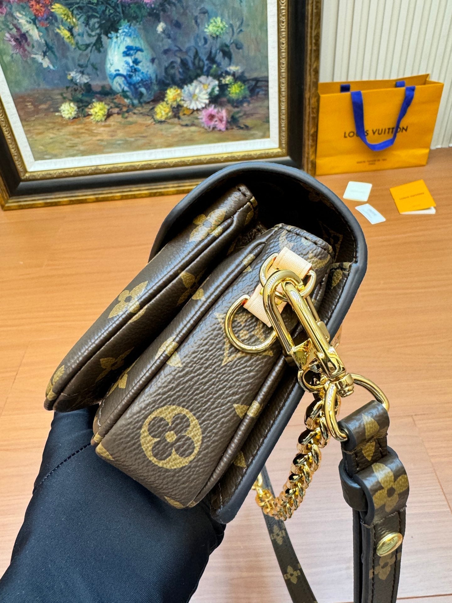 LV POCHETTE METIS EAST WEST MARRON MONOGRAMME TOILE 206021