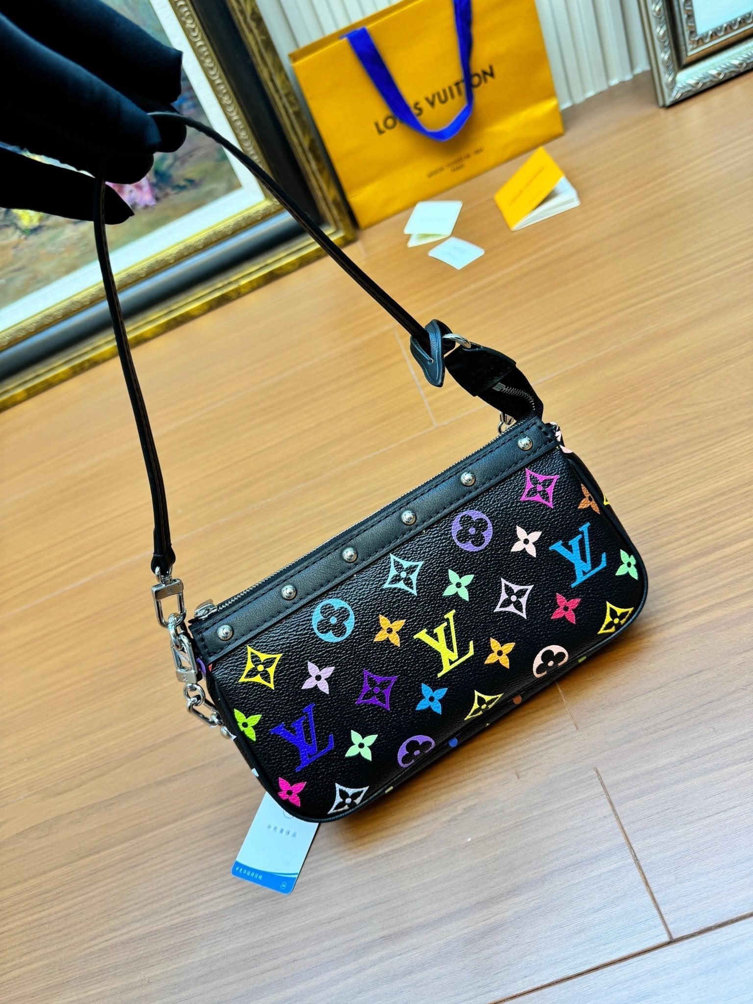 LV X TM POCHETTE ACCESSOIRES 22CM TOILE MONOGRAMME 206016