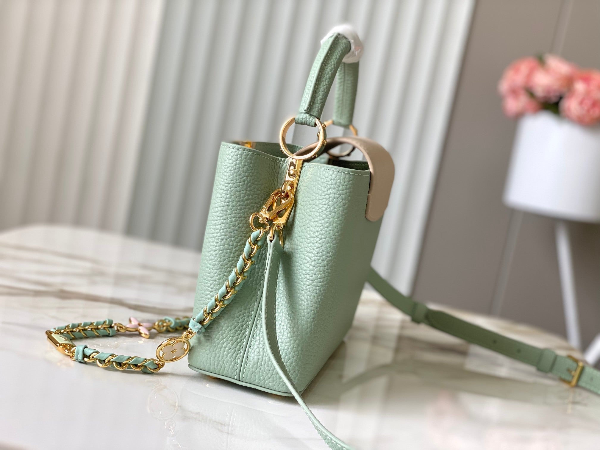 CAPUCINES BB 27 CUIR TAURILLON VERT BEIGE QUINCAILLERIE DORÉ