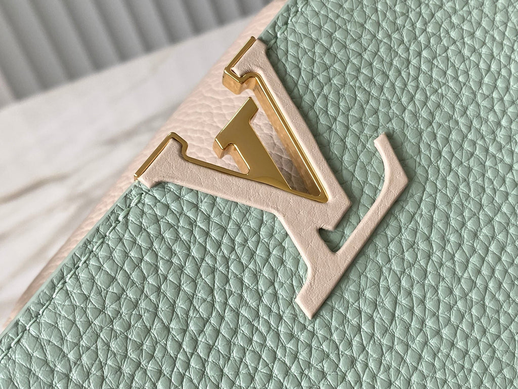 CAPUCINES BB 27 CUIR TAURILLON VERT BEIGE QUINCAILLERIE DORÉ