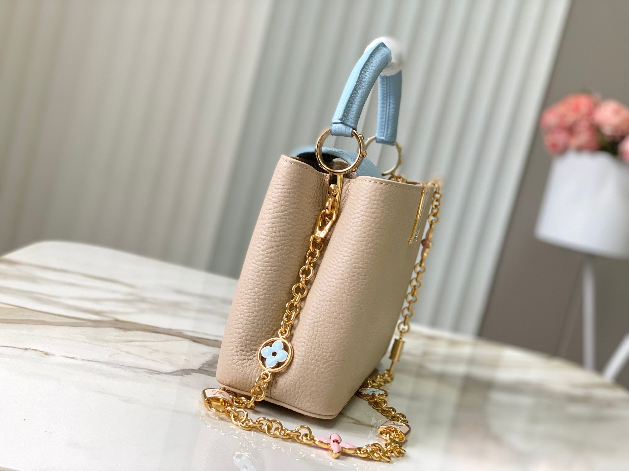 CAPUCINES BB 27 BEIGE BLEU NUAGE CUIR TAURILLON QUINCAILLERIE DORÉ