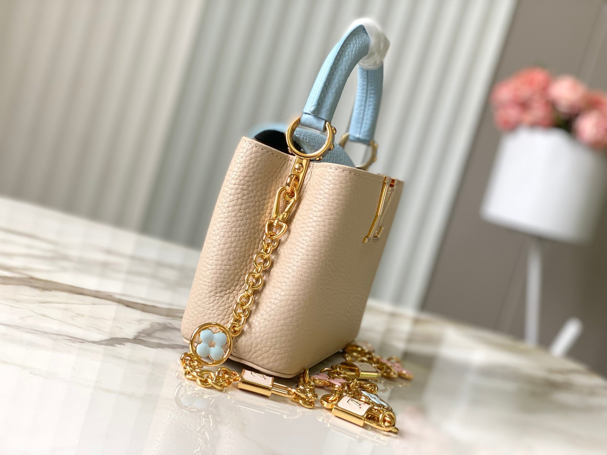 CAPUCINES MINI 21 BEIGE BLEU NUAGE CUIR TAURILLON QUINCAILLERIE DORÉ