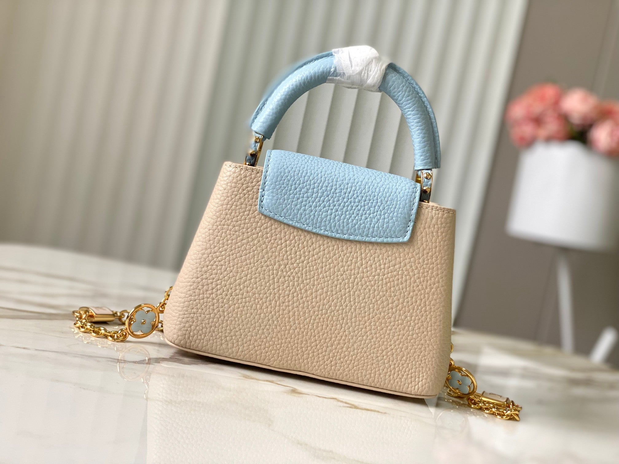 CAPUCINES MINI 21 BEIGE BLEU NUAGE CUIR TAURILLON QUINCAILLERIE DORÉ