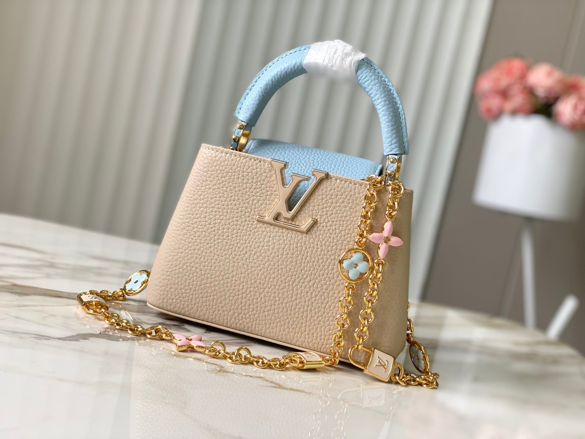 CAPUCINES MINI 21 BEIGE BLEU NUAGE CUIR TAURILLON QUINCAILLERIE DORÉ