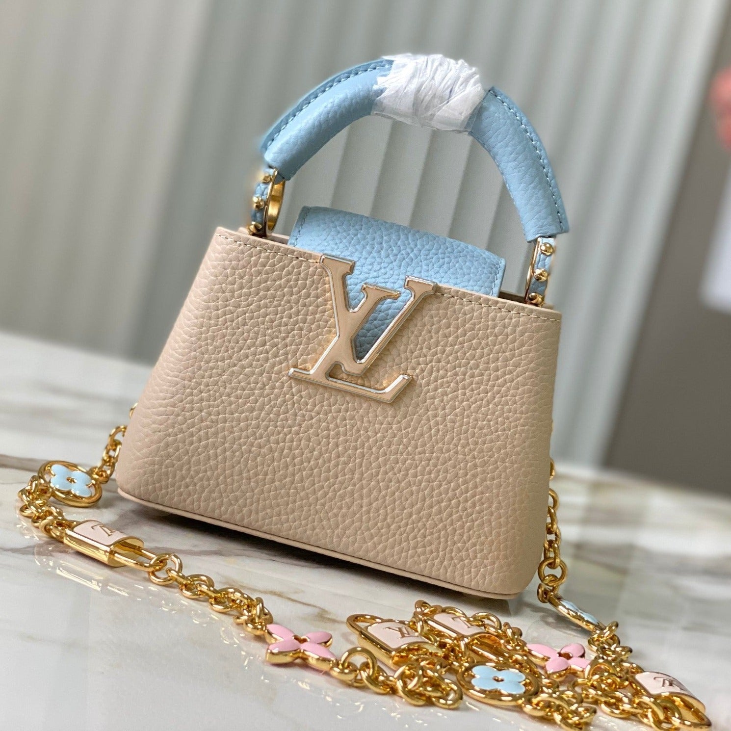 CAPUCINES NANO 16 BEIGE BLEU NUAGE CUIR TAURRILON QUINCAILLERIE DORÉ