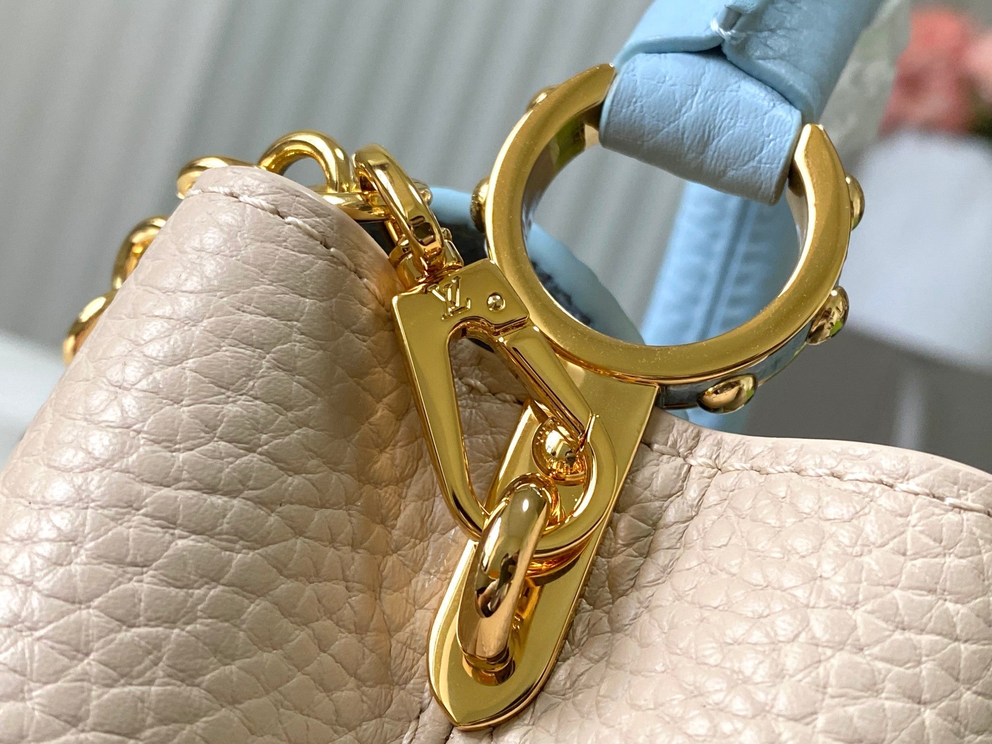 CAPUCINES NANO 16 BEIGE BLEU NUAGE CUIR TAURRILON QUINCAILLERIE DORÉ