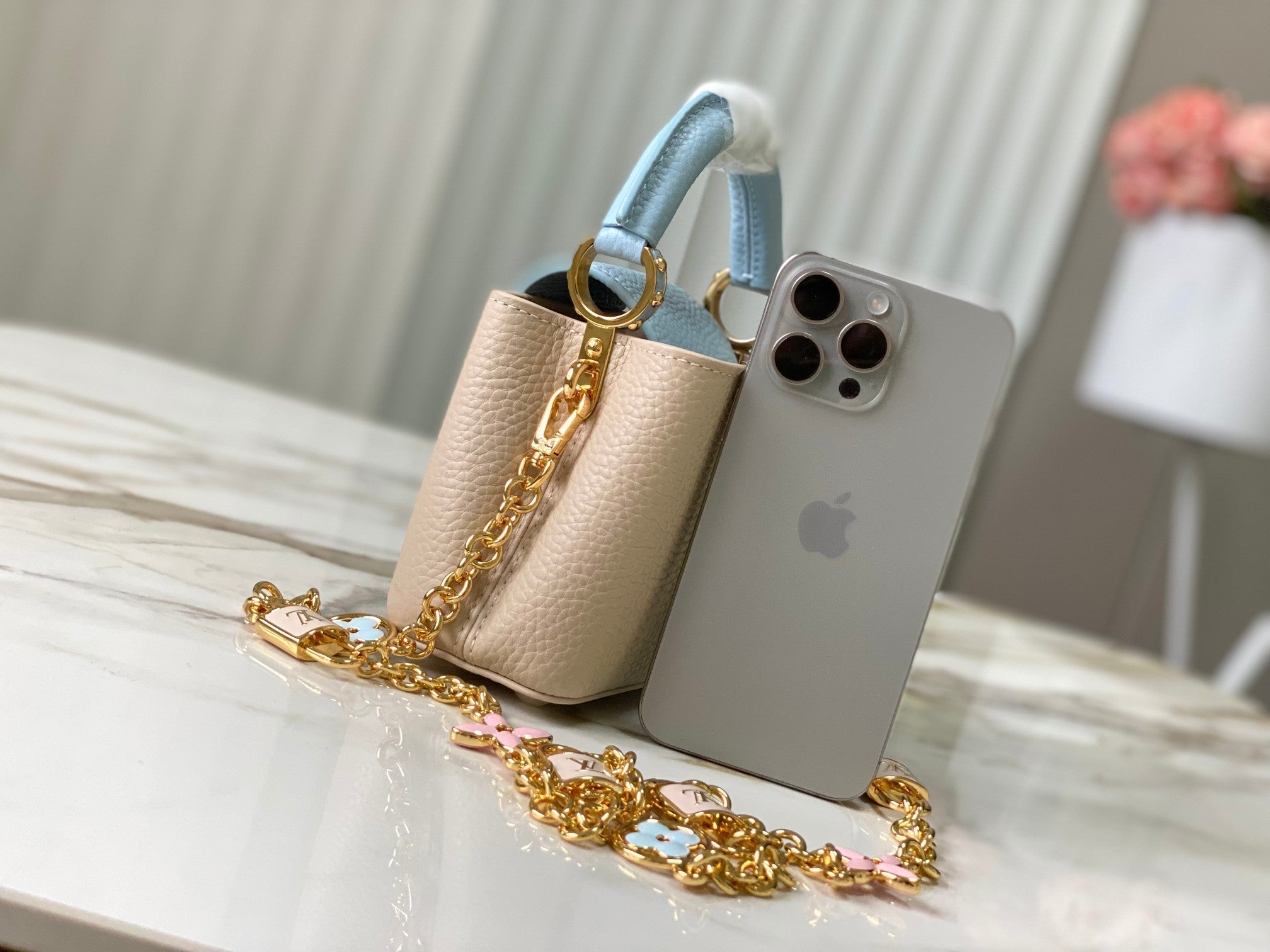 CAPUCINES NANO 16 BEIGE BLEU NUAGE CUIR TAURRILON QUINCAILLERIE DORÉ