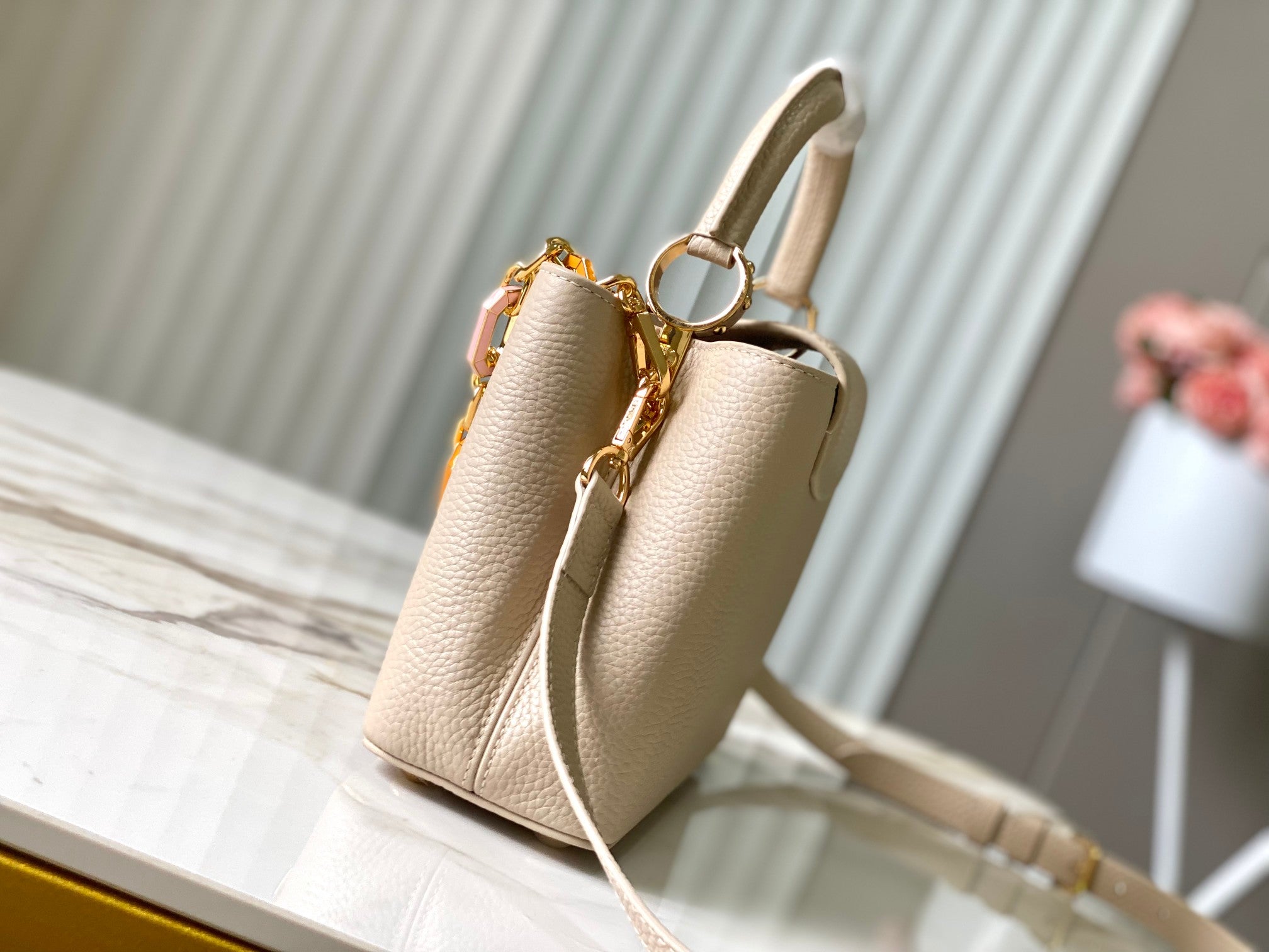 CAPUCINES BB 27CM CUIR TAURILLON BEIGE