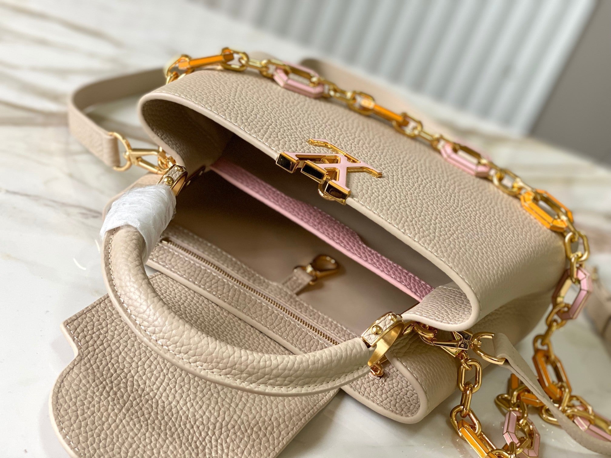 CAPUCINES BB 27CM CUIR TAURILLON BEIGE