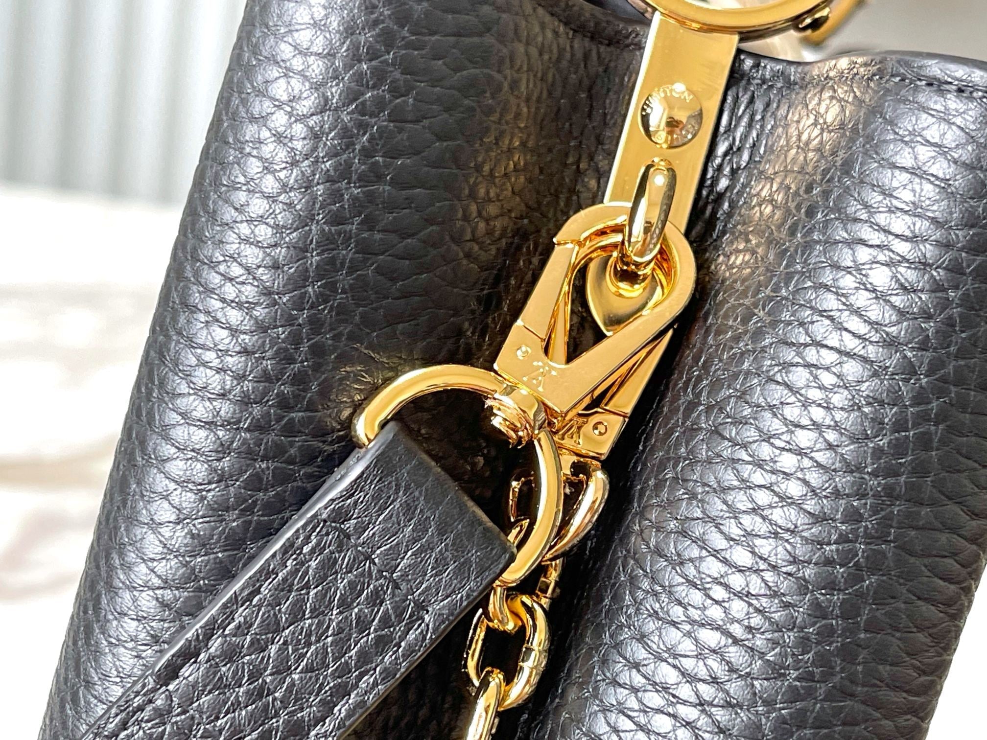 CAPUCINES BB 27 EN NOIR MIX BLANC TAURILLON QUINCAILLERIE OR