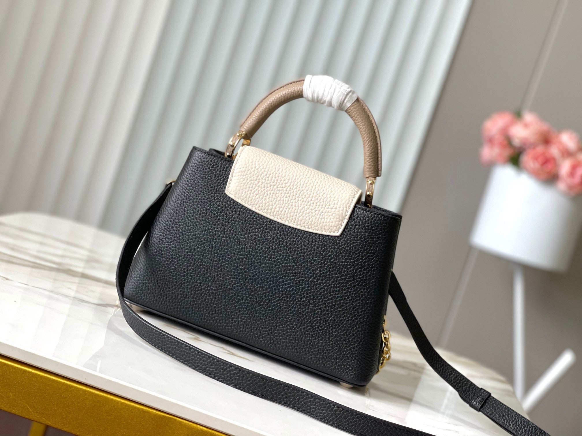 CAPUCINES BB 27 EN NOIR MIX BLANC TAURILLON QUINCAILLERIE OR