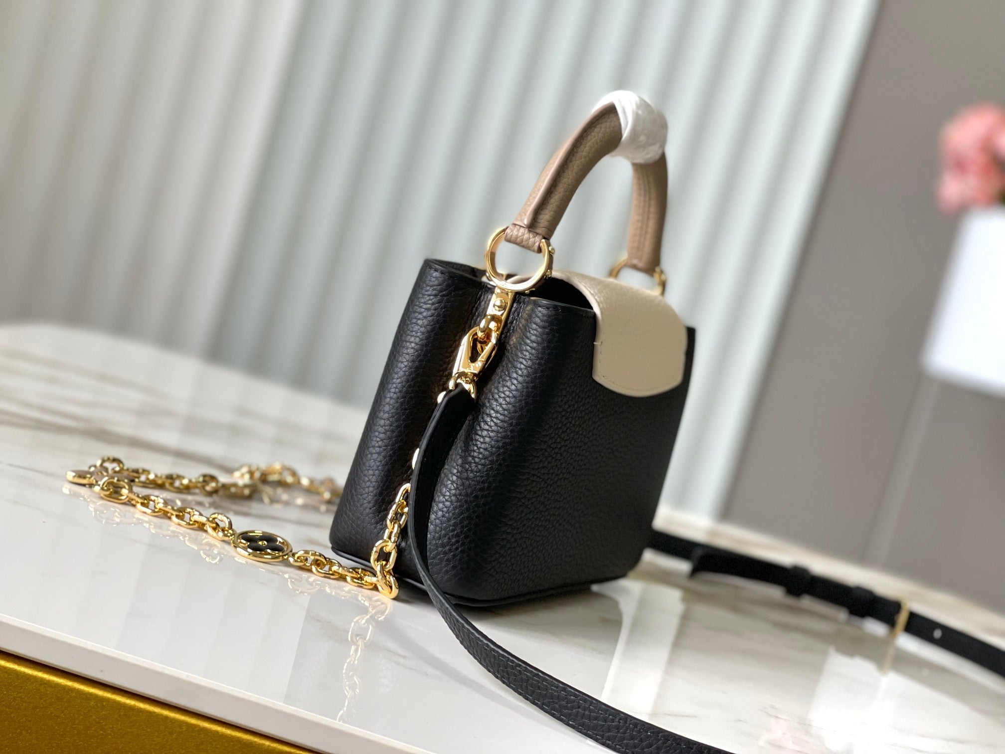 CAPUCINES MINI 21 EN NOIR MIX BLANC TAURILLON QUINCAILLERIE OR