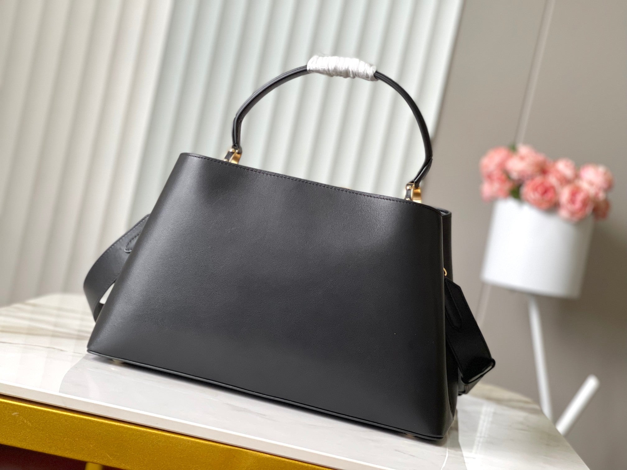 CAPUCINES GM 38CM CUIR TAURILLON NOIR