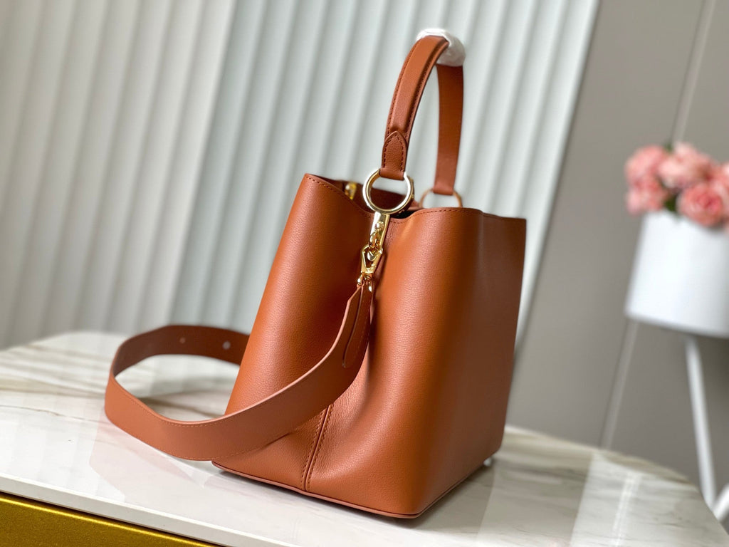 CAPUCINES GM 38CM CUIR TAURILLON MARRON ORANGE