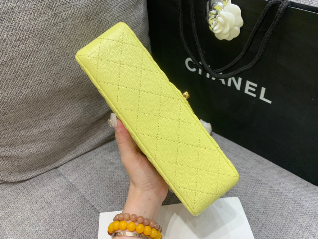 PETIT SAC À RABAT CLASSIQUE 23CM CAVIAR JAUNE QUINCAILLERIE OR 