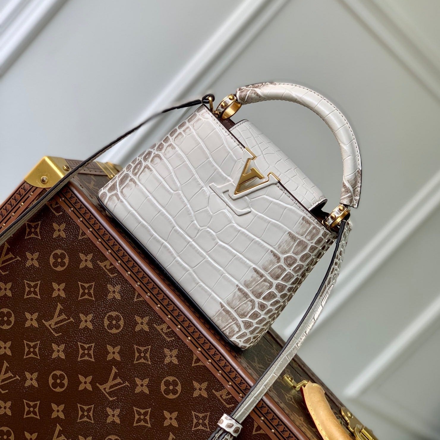 CAPUCINES MINI 21 BLANC GRIS CUIR DE VEAU EMBOSSÉ CROCODILE QUINCAILLERIE DORÉ