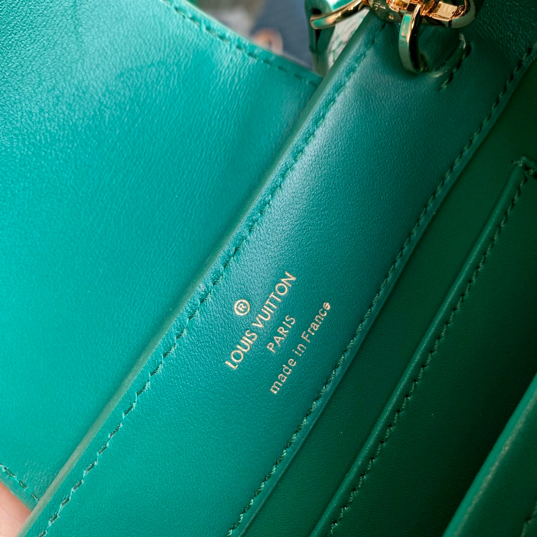 CAPUCINES MINI 21 CUIR DE VEAU VERT EMBOSSÉ CROCODILE QUINCAILLERIE DORÉE