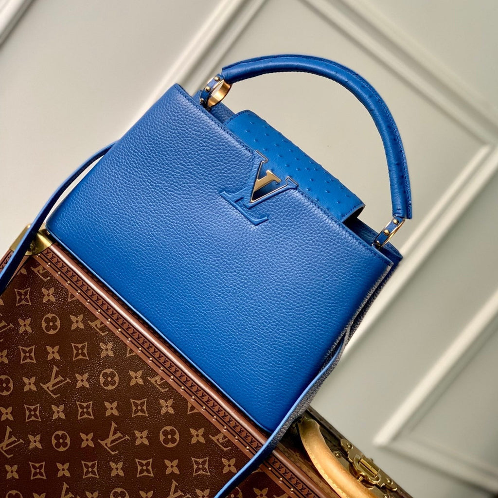 CAPUCINES MM 31,5 CUIR TAURILLON BLEU COBALT QUINCAILLERIE DORÉ