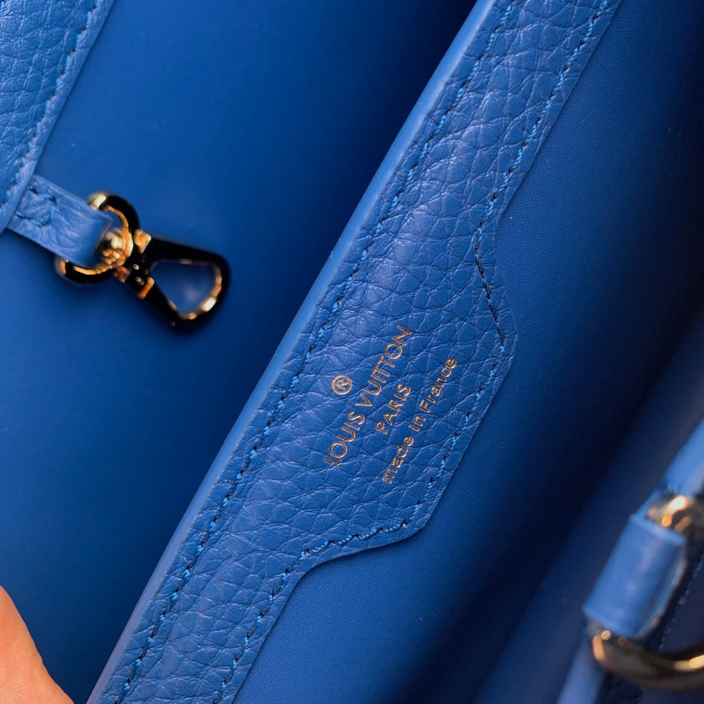 CAPUCINES MM 31,5 CUIR TAURILLON BLEU COBALT QUINCAILLERIE DORÉ