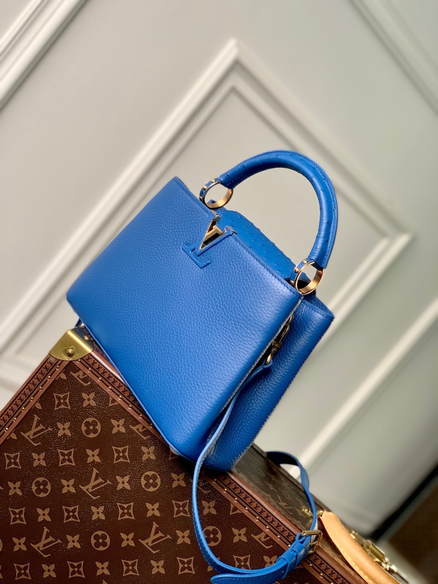CAPUCINES BB 27 BLEU COBALT TAURILLON NACRE QUINCAILLERIE OR