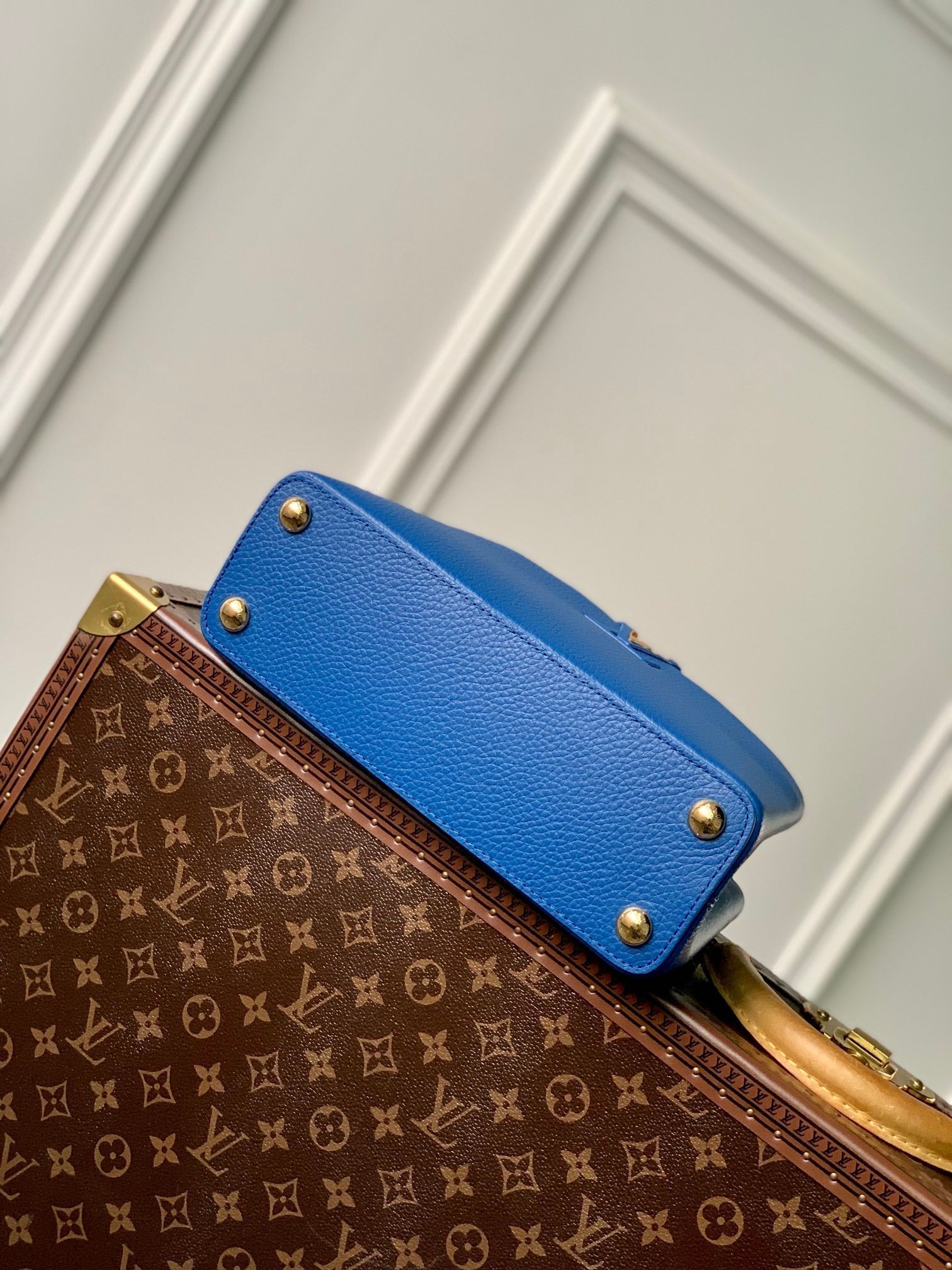 CAPUCINES BB 27 BLEU COBALT TAURILLON NACRE QUINCAILLERIE OR