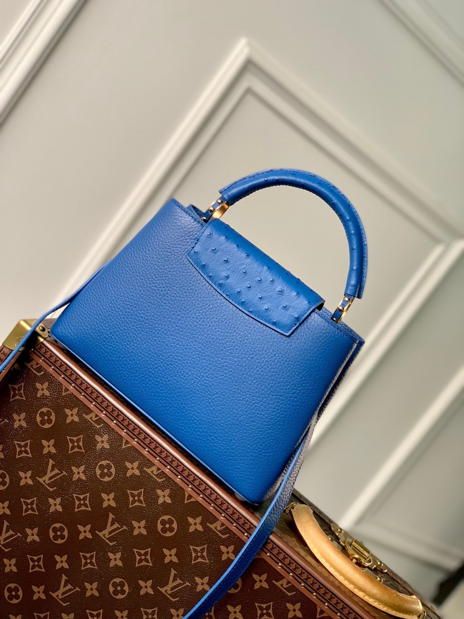 CAPUCINES BB 27 BLEU COBALT TAURILLON NACRE QUINCAILLERIE OR
