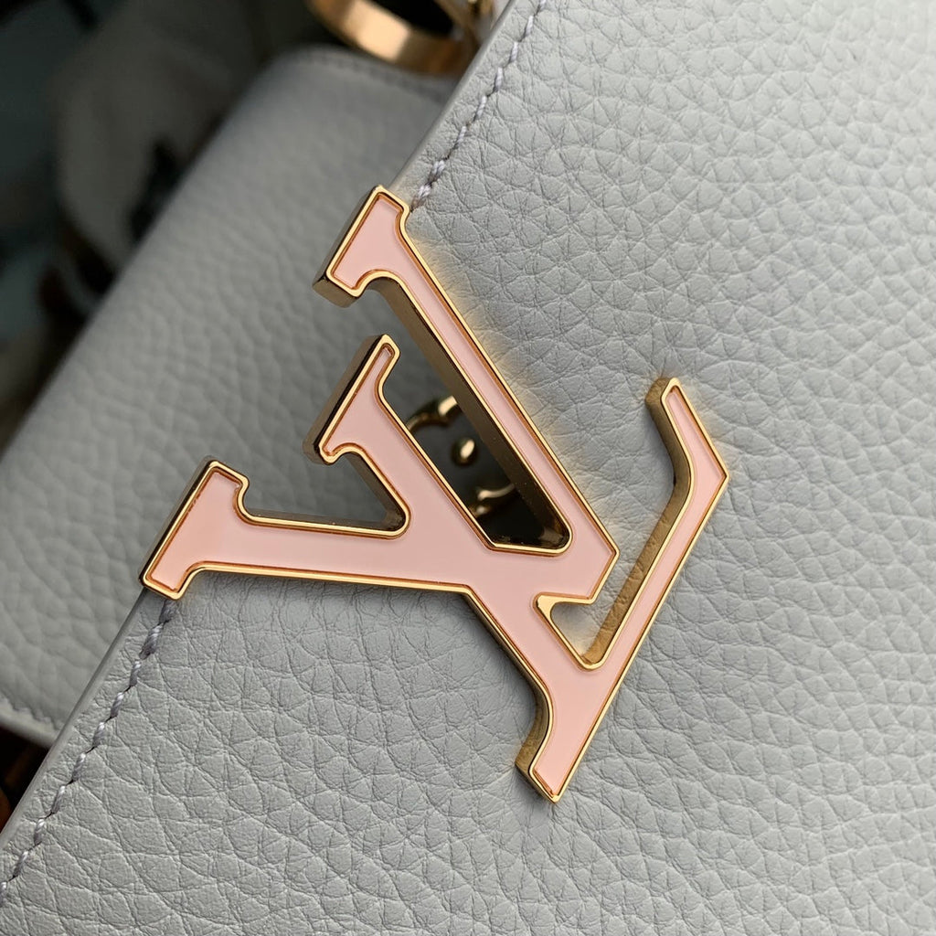 CAPUCINES MM 31.5 ROCK GREY TAURILLON LEATHER GOLD HARDWARE
