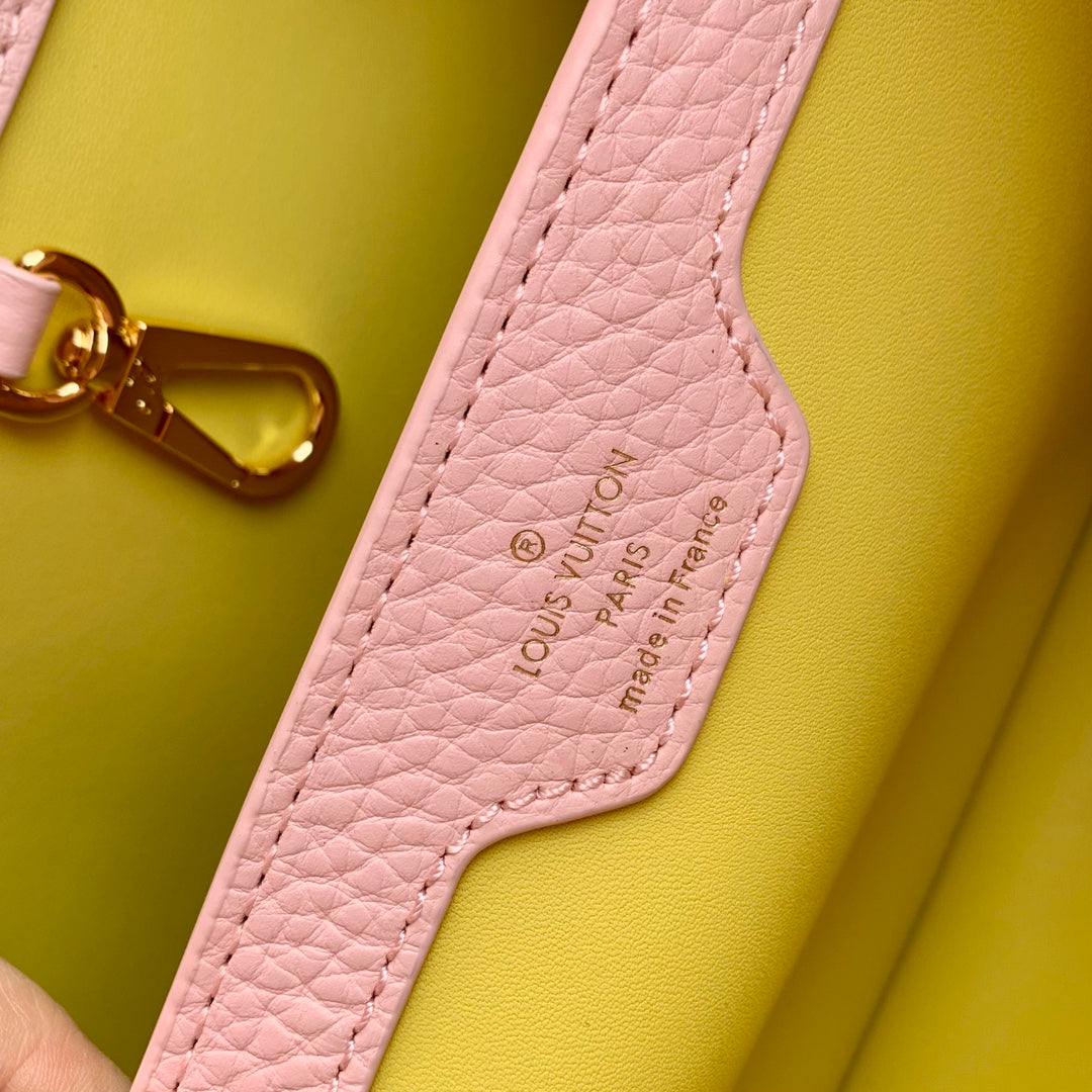 CAPUCINES MM 31,5 CUIR TAURILLON ROSE NACRE QUINCAILLERIE DORÉ