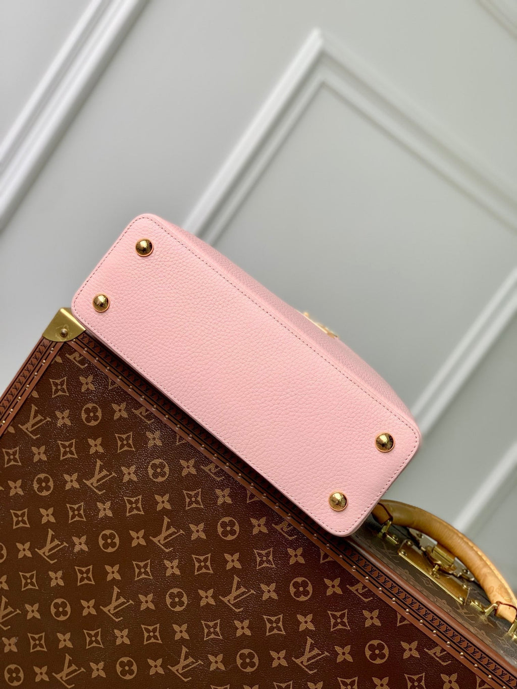 CAPUCINES MM 31,5 CUIR TAURILLON ROSE NACRE QUINCAILLERIE DORÉ