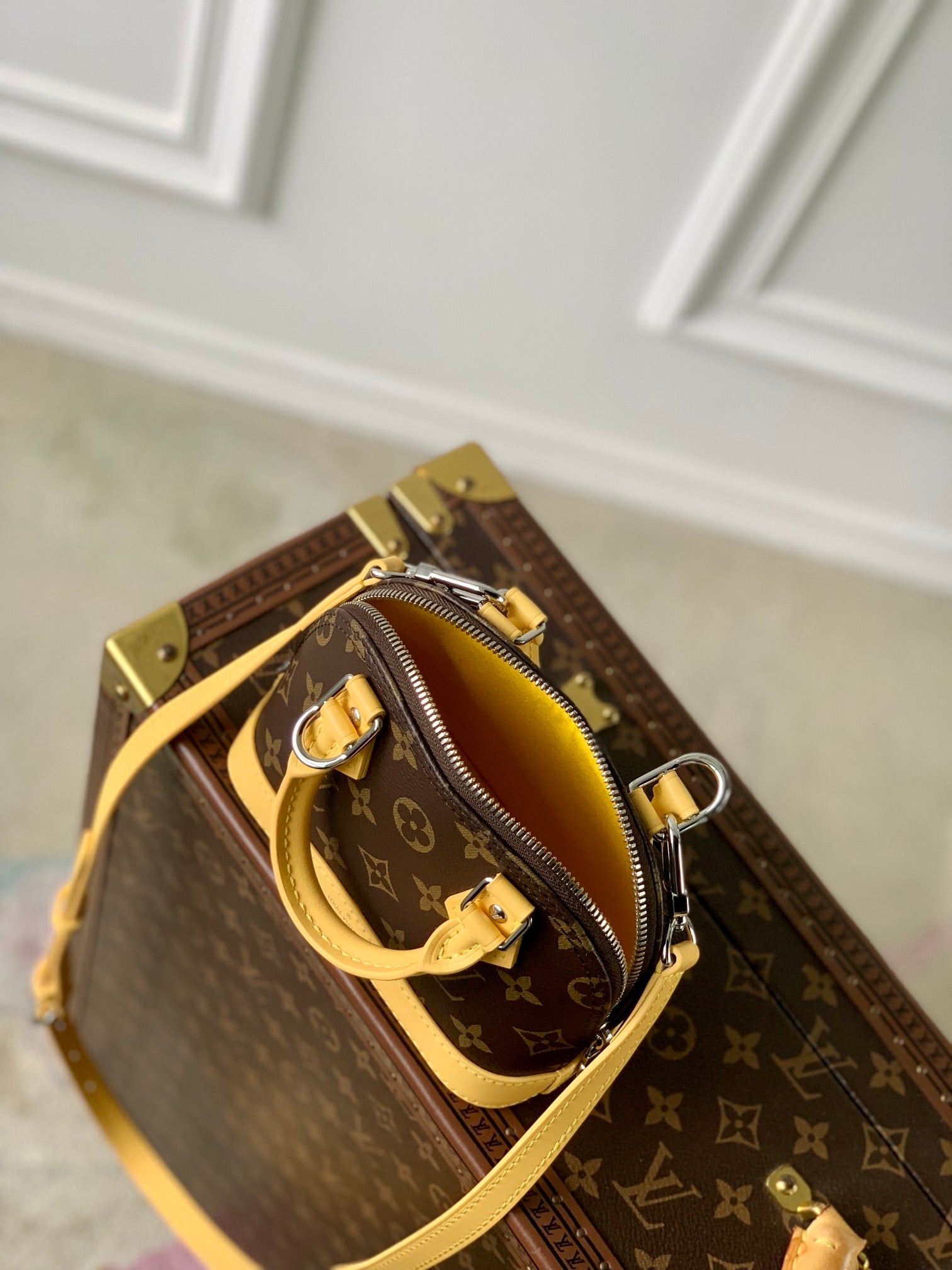 ALMA NANO 18 TOILE MONOGRAMME CUIR DE VEAU JAUNE 