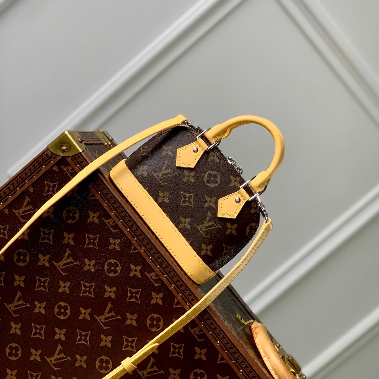 ALMA NANO 18 TOILE MONOGRAMME CUIR DE VEAU JAUNE 