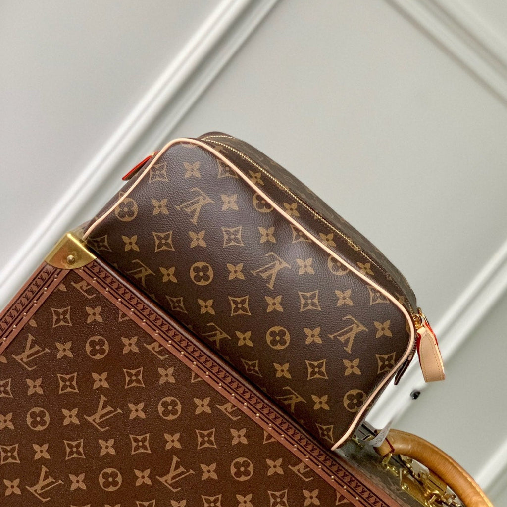 KIT DOPP 28 EN TOILE MONOGRAMME MARRON