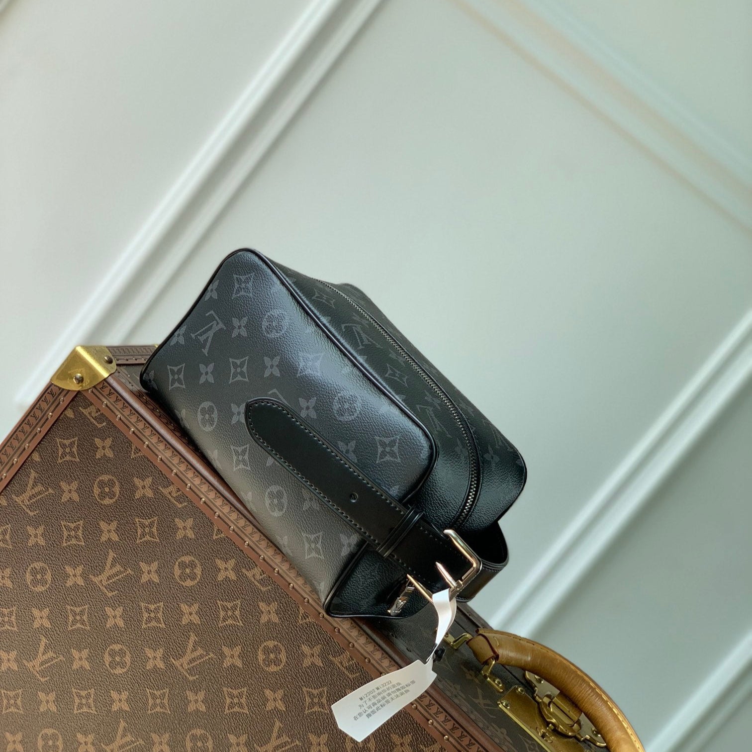 LOCKER DOPP KIT 23 EN TOILE MONOGRAMME ECLIPSE NOIRE