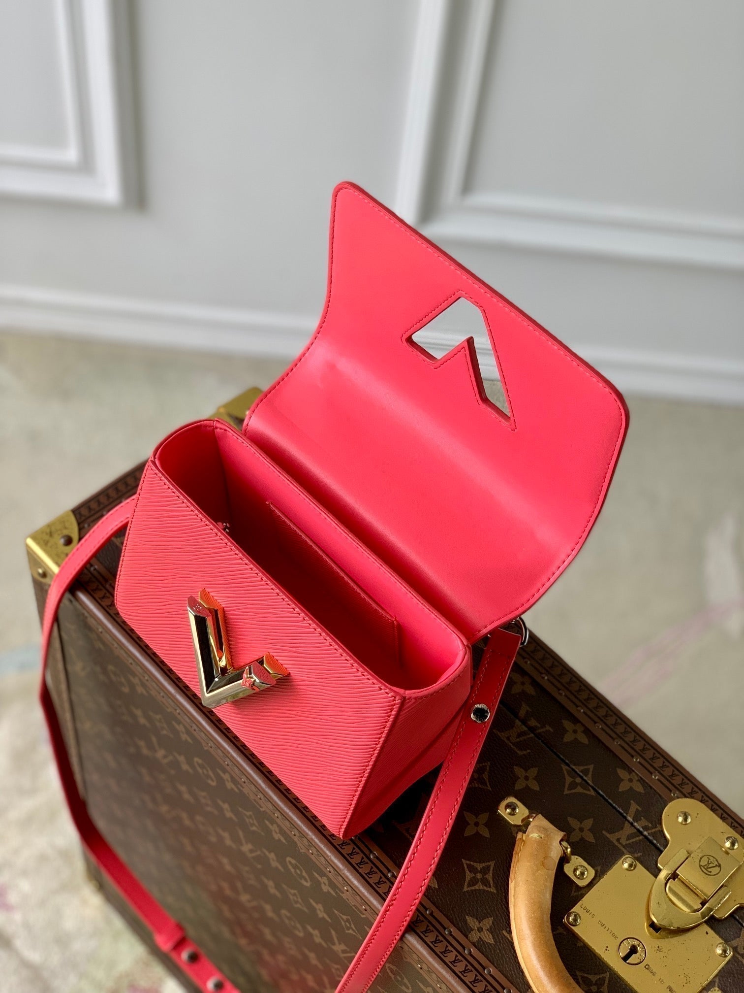 TWIST MM 23CM CUIR GRAINÉ ÉPI ROUGE