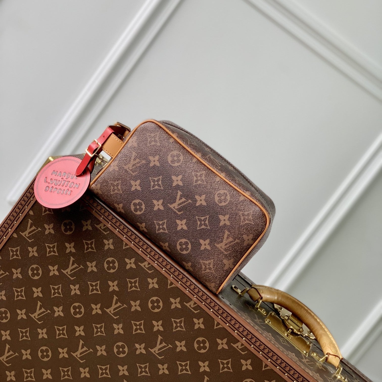 LV LOCKER DOPP KIT 23 MONOGRAMME MARRON