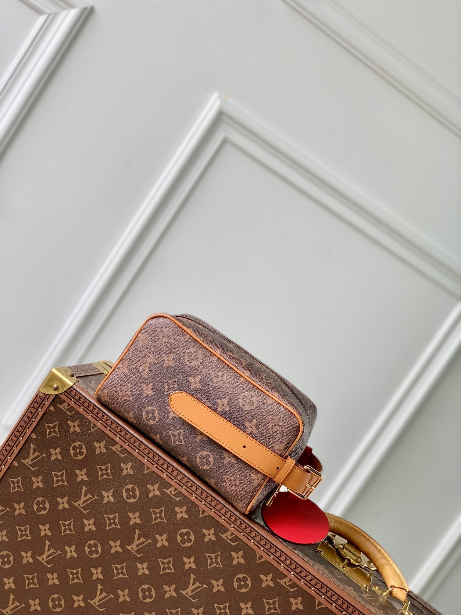 LV LOCKER DOPP KIT 23 MONOGRAMME MARRON
