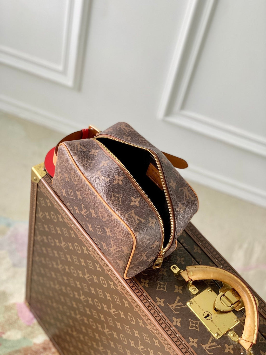 LV LOCKER DOPP KIT 23 MONOGRAMME MARRON