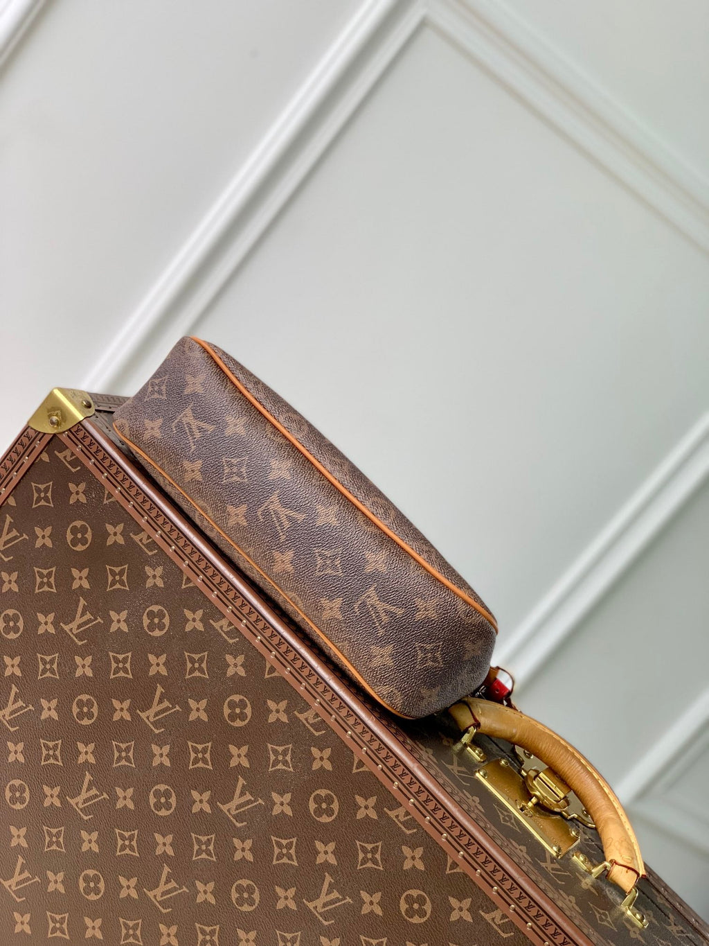 LV POCHETTE ACCESSOIRE XL BROWN MONOGRAM
