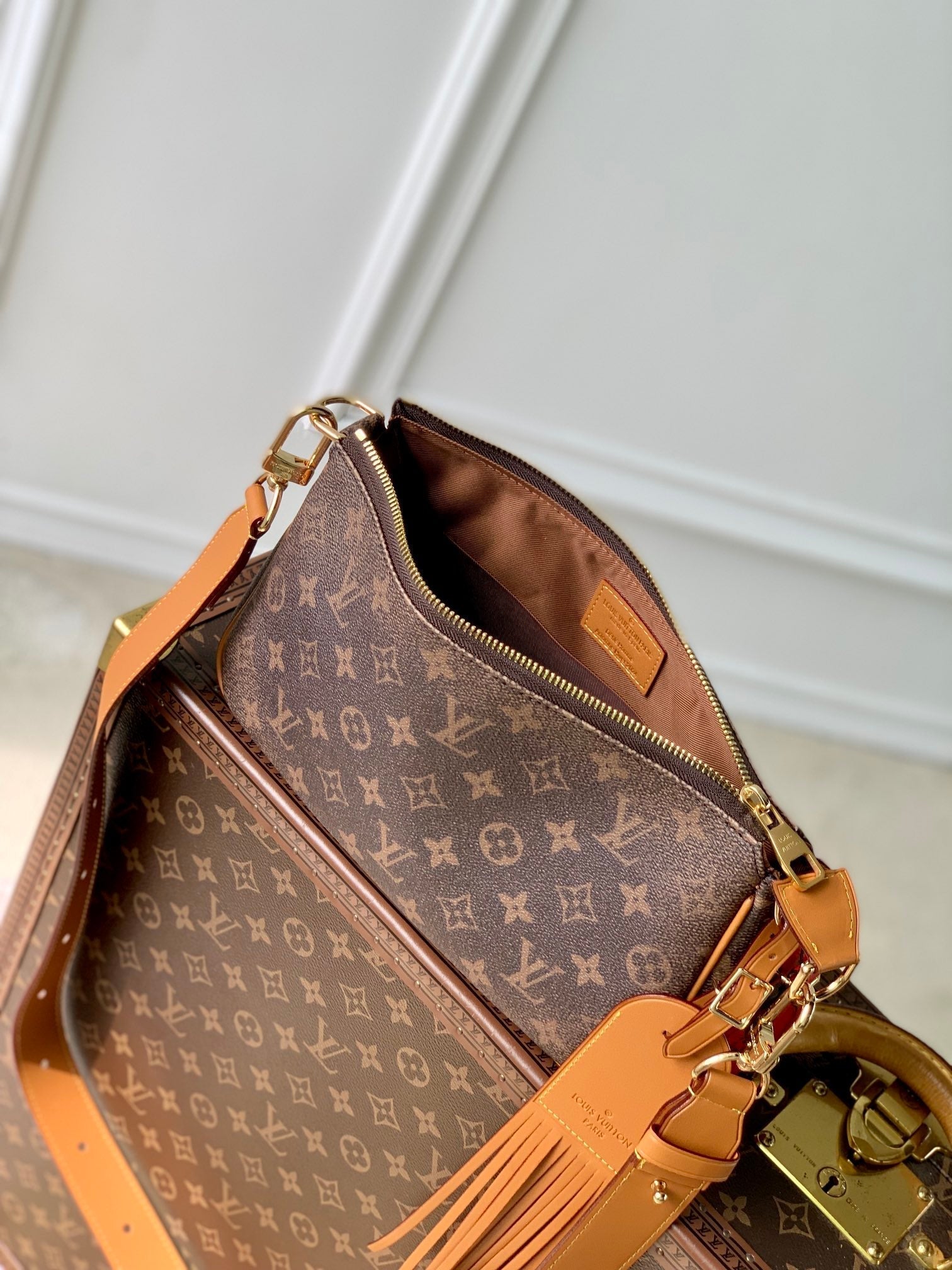 LV POCHETTE ACCESSOIRE XL MARRON MONOGRAMME
